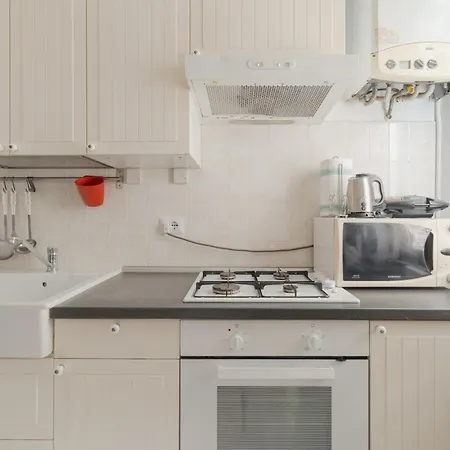 Guesthost - Cozy Pasteur Mm1 Apartment